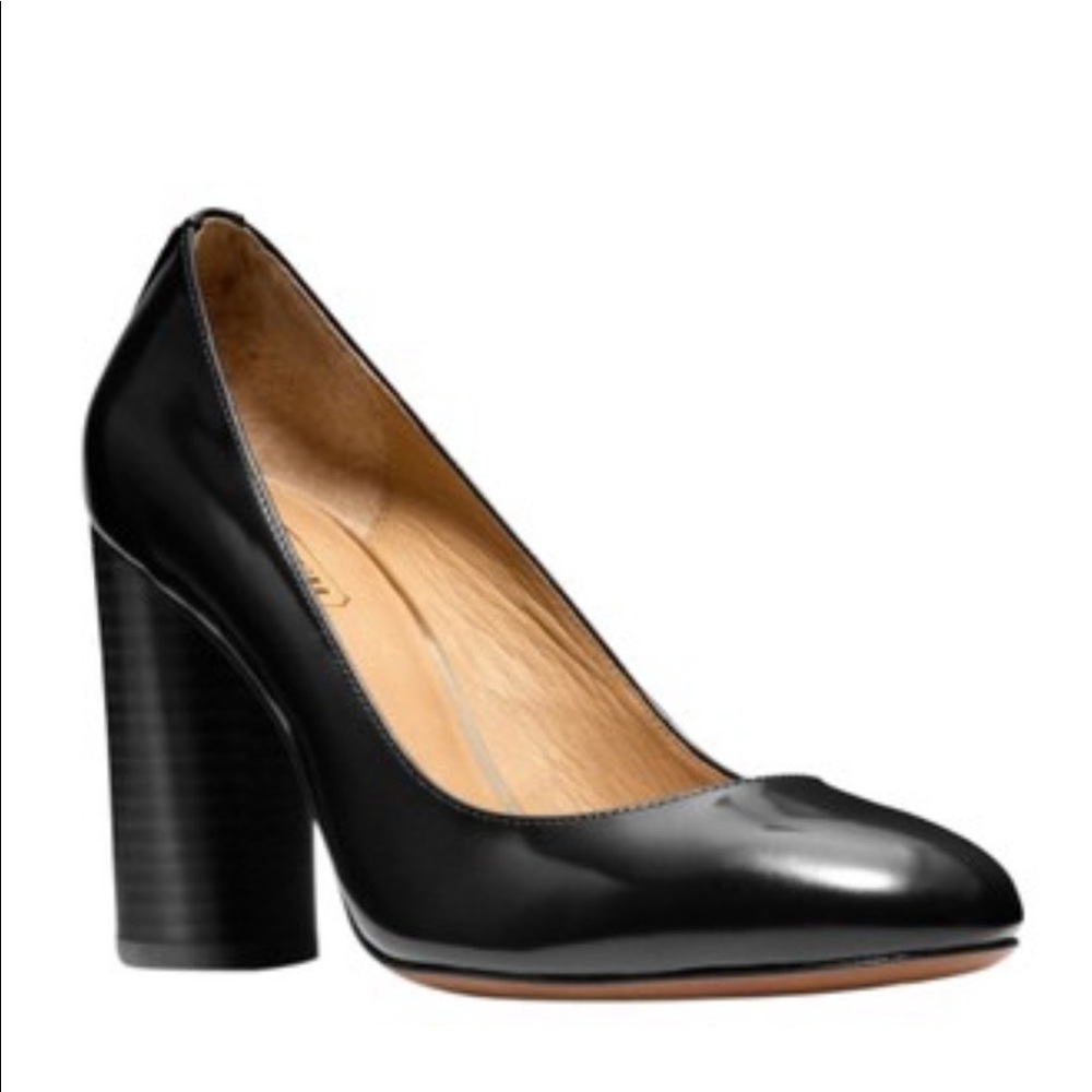 Coach: Ophelia Box Calf black pump Size 8